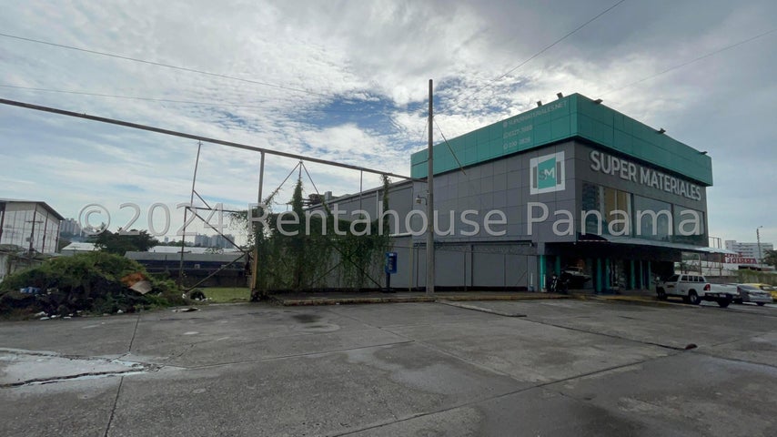 Commercial Lot - Lote Comercial en Av Ricardo J Alfaro